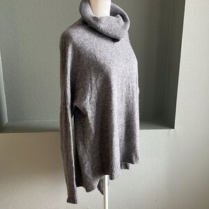 Vertical Design Cashmere Sweater Top
